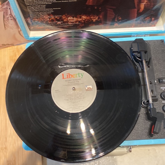 Kenny Rogers Greatest Hits! Cellophane w/ price!Vintage Vinyl, original owner!🔥 - Picture 6 of 7